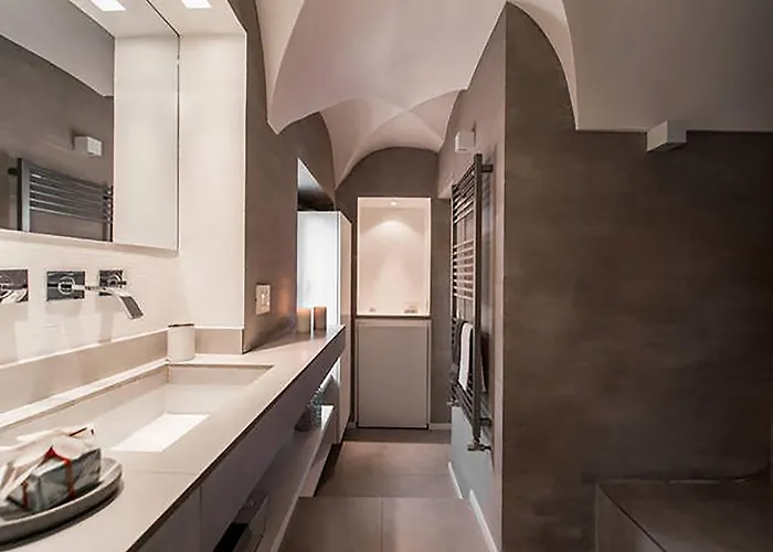 Over The Tiber Loft Apartment
